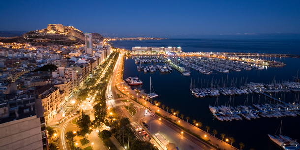 Vista del puerto de Alicante